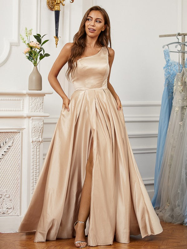 Robe longue en satin à volants, asymétrique, sans manches